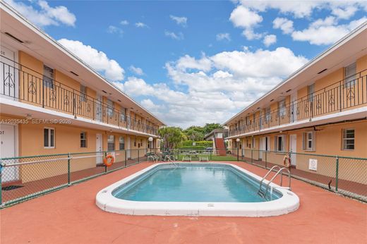 Residential complexes in Miami, Miami-Dade