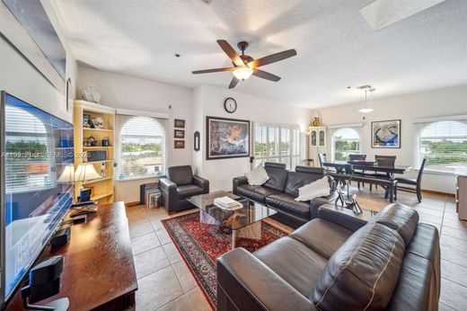 Residential complexes in Surfside, Miami-Dade