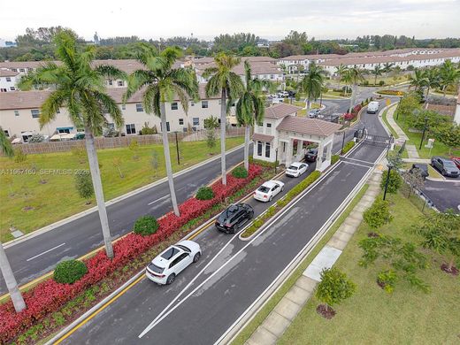 Townhouse in North Miami, Miami-Dade
