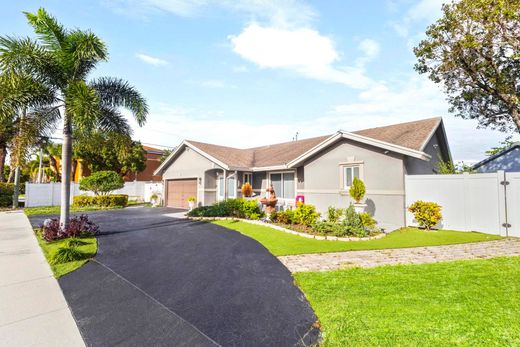 Villa in Deerfield Beach, Broward County