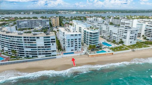 Residential complexes in South Palm Beach, Palm Beach