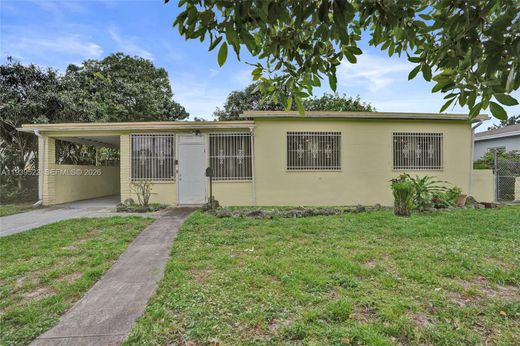 ﻓﻴﻼ ﻓﻲ North Miami Beach, Miami-Dade County