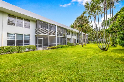 Residential complexes in Pompano Beach, Broward County
