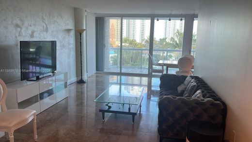 Complexes résidentiels à Sunny Isles Beach, Comté de Miami-Dade