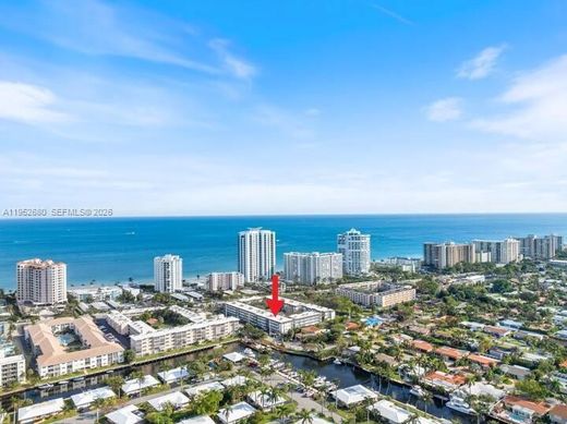 Residential complexes in Lauderdale by the sea, Broward County