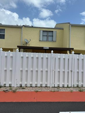 Townhouse in Hutchinson Island South, Saint Lucie County