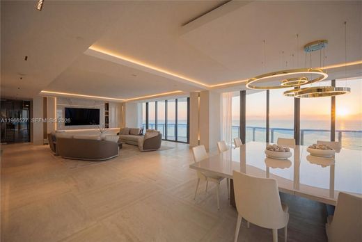 Complexes résidentiels à Sunny Isles Beach, Comté de Miami-Dade