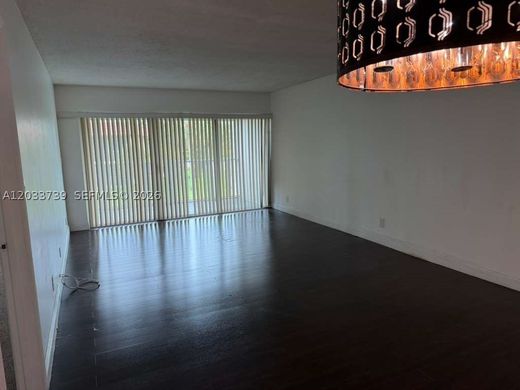 Residential complexes in Weston, Broward County