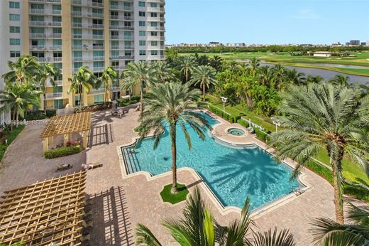 Residential complexes in Hallandale, Broward County
