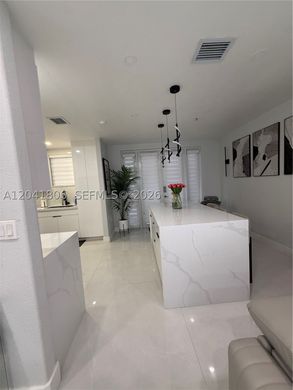 Townhouse in Hialeah, Miami-Dade