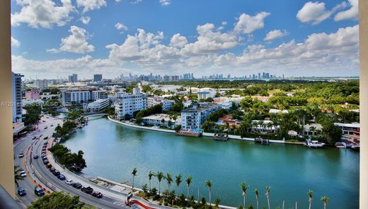 Residential complexes in Miami Beach, Miami-Dade
