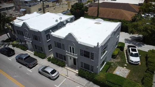 Residential complexes in Hollywood, Broward County