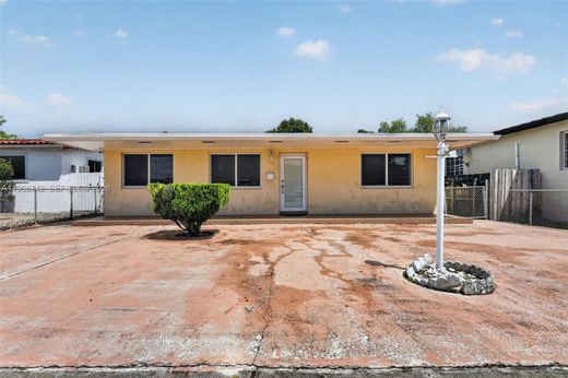 Villa in Hialeah, Miami-Dade