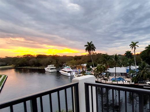 Residential complexes in Fort Lauderdale, Broward County