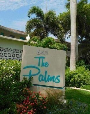 Residential complexes in Boynton Beach, Palm Beach