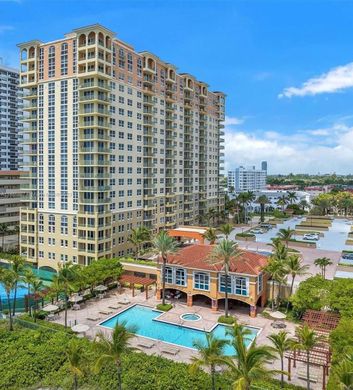 Complesso residenziale a Hallandale Beach, Broward County