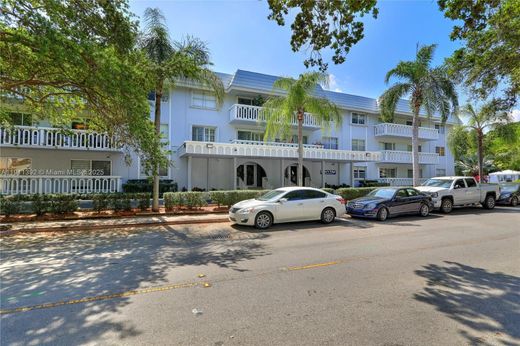 Residential complexes in Coral Gables, Miami-Dade