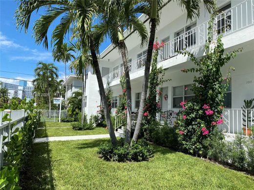 Residential complexes in Miami Beach, Miami-Dade