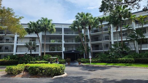 Residential complexes in Weston, Broward County