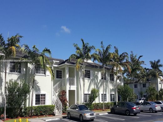 Residential complexes in Homestead, Miami-Dade