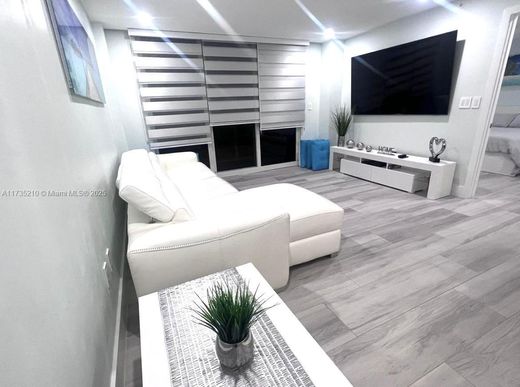 Complesso residenziale a Miami Beach, Miami-Dade County