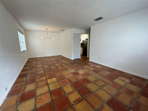 Residential complexes in Miami, Miami-Dade