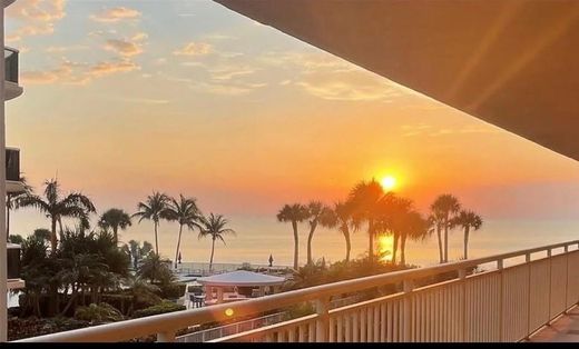 Residential complexes in Fort Lauderdale, Broward County