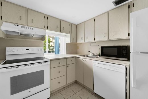 公寓楼  Sunny Isles Beach, Miami-Dade County