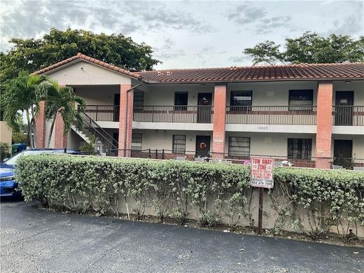 Residential complexes in Coral Springs, Broward County