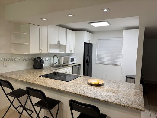 Residential complexes in Weston, Broward County