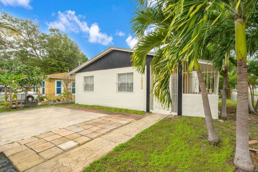 빌라 / Miami Heights Trailer Park, Miami-Dade County