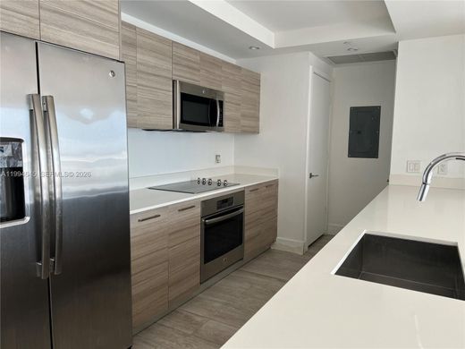 Жилой комплекс, Майами, Miami-Dade County