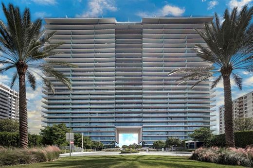 Residential complexes in Bal Harbour, Miami-Dade