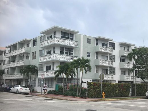 Residential complexes in Miami Beach, Miami-Dade