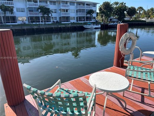 Residential complexes in Hallandale, Broward County