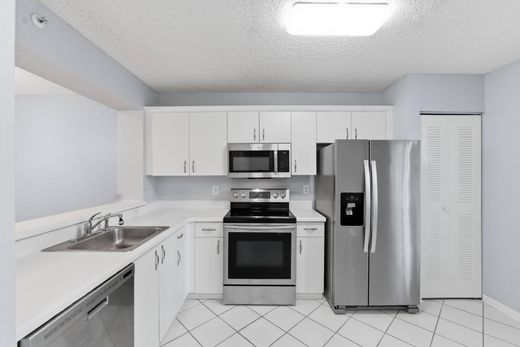 Residential complexes in Tamarac, Broward County