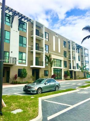 Residential complexes in Doral, Miami-Dade