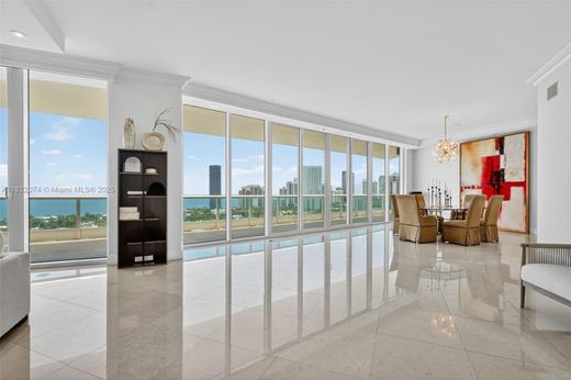 Residential complexes in Aventura, Miami-Dade