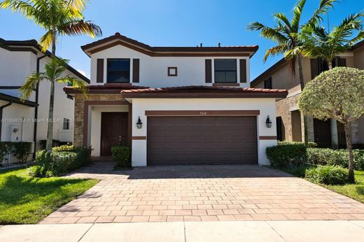 Βίλα σε Hialeah, Miami-Dade County