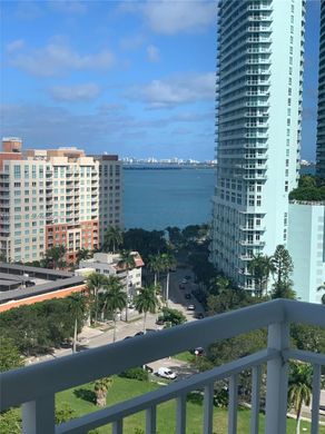 Kamienica w Miami, Miami-Dade County