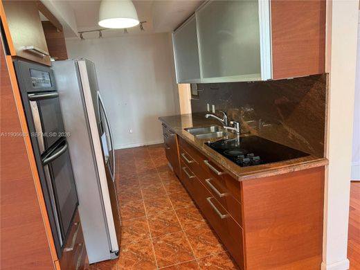 Komplex apartman Hallandale Beach, Broward County