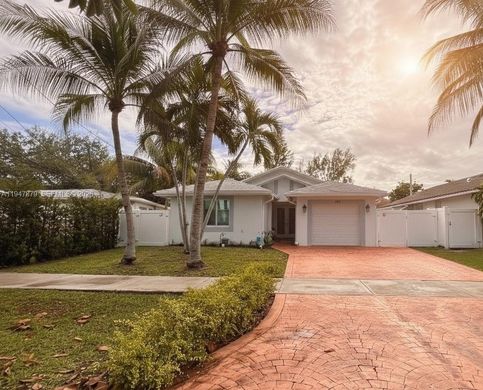 Villa in Hallandale Beach, Broward County