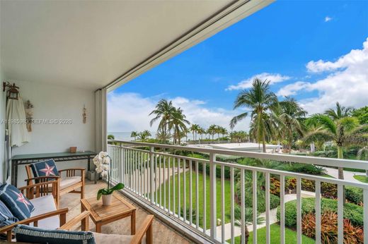Residential complexes in Key Biscayne, Miami-Dade