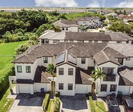 Townhouse in Miami, Miami-Dade