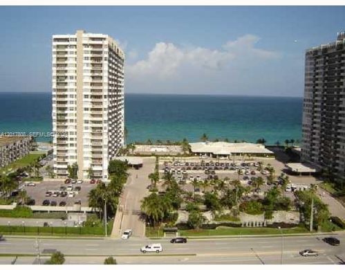 Edificio en Hallandale Beach, Broward County