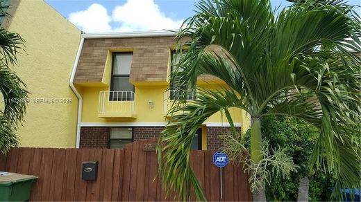 Townhouse in North Miami, Miami-Dade