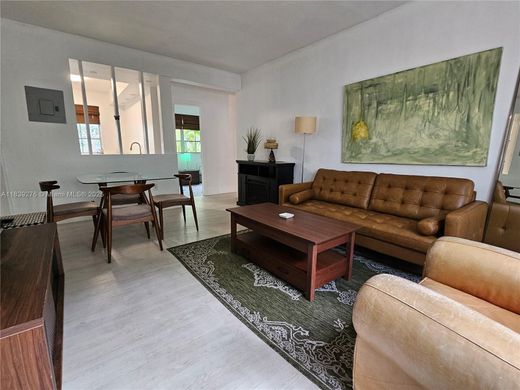 Residential complexes in Miami Beach, Miami-Dade