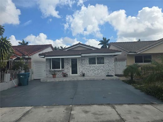 Villa in Hialeah Gardens, Miami-Dade County