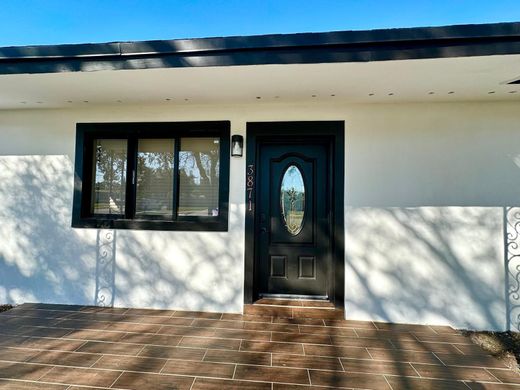 Villa in West Park, Broward County