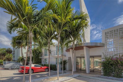 Residential complexes in Miami Beach, Miami-Dade